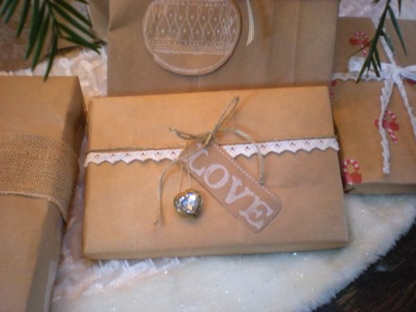 love-brown-paper-for-gift