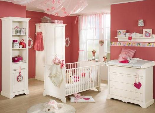 Beautiful-baby-room-with-shelves-for-toys